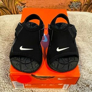 EUC Nike Sandals for baby Size 2
